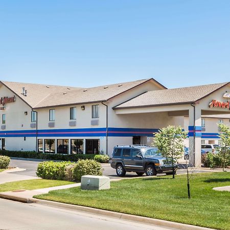 Howard Johnson By Wyndham Wichita Airport מראה חיצוני תמונה