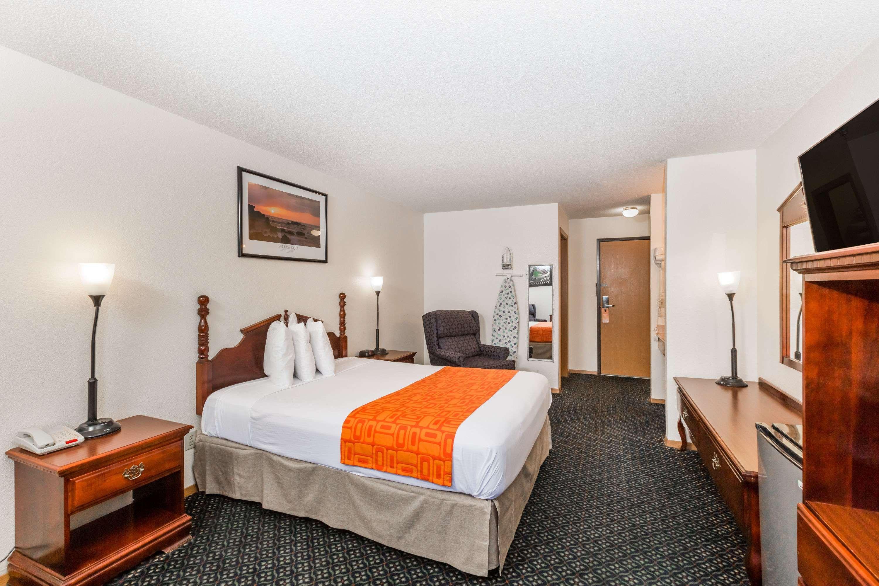 Howard Johnson By Wyndham Wichita Airport מראה חיצוני תמונה