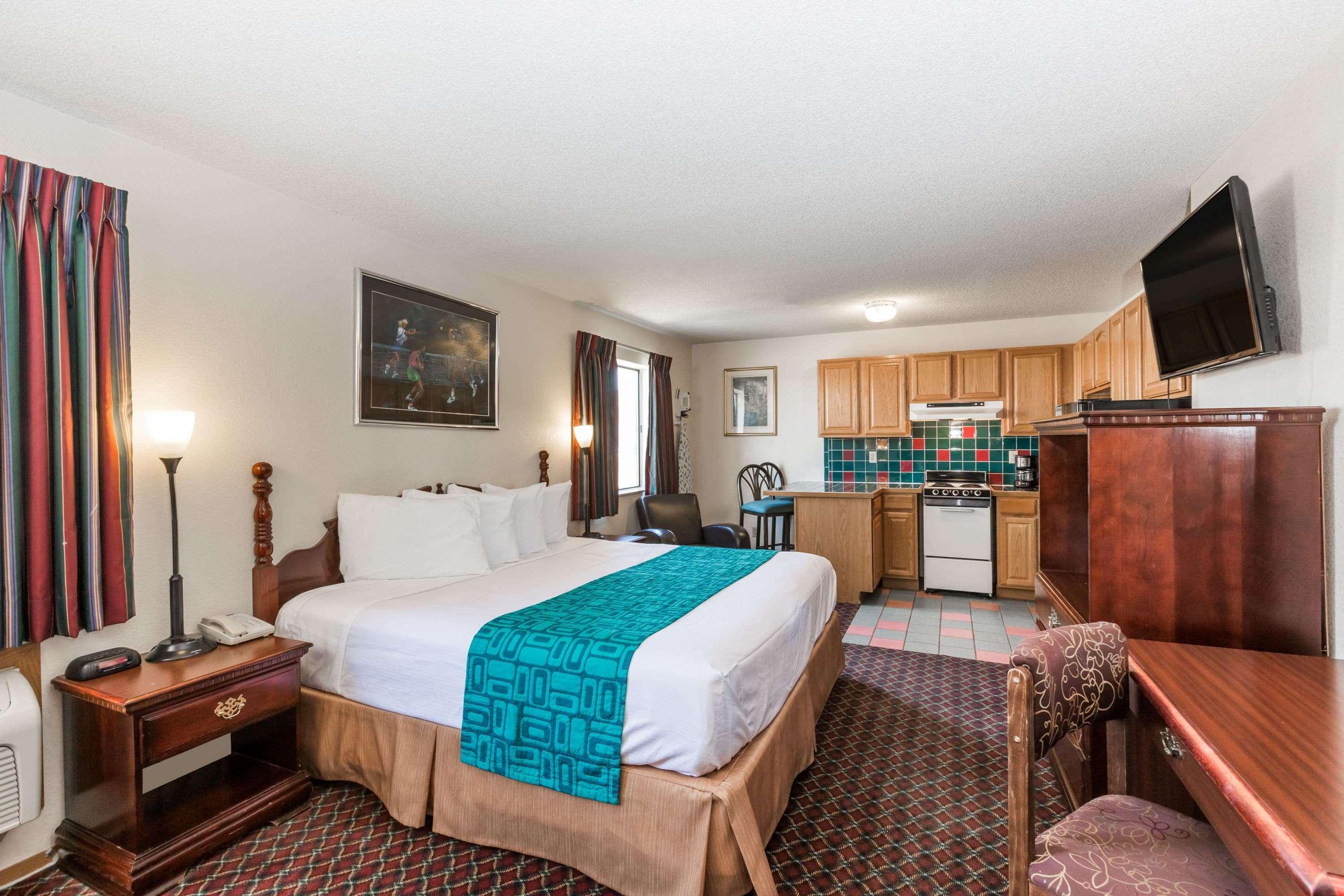 Howard Johnson By Wyndham Wichita Airport מראה חיצוני תמונה