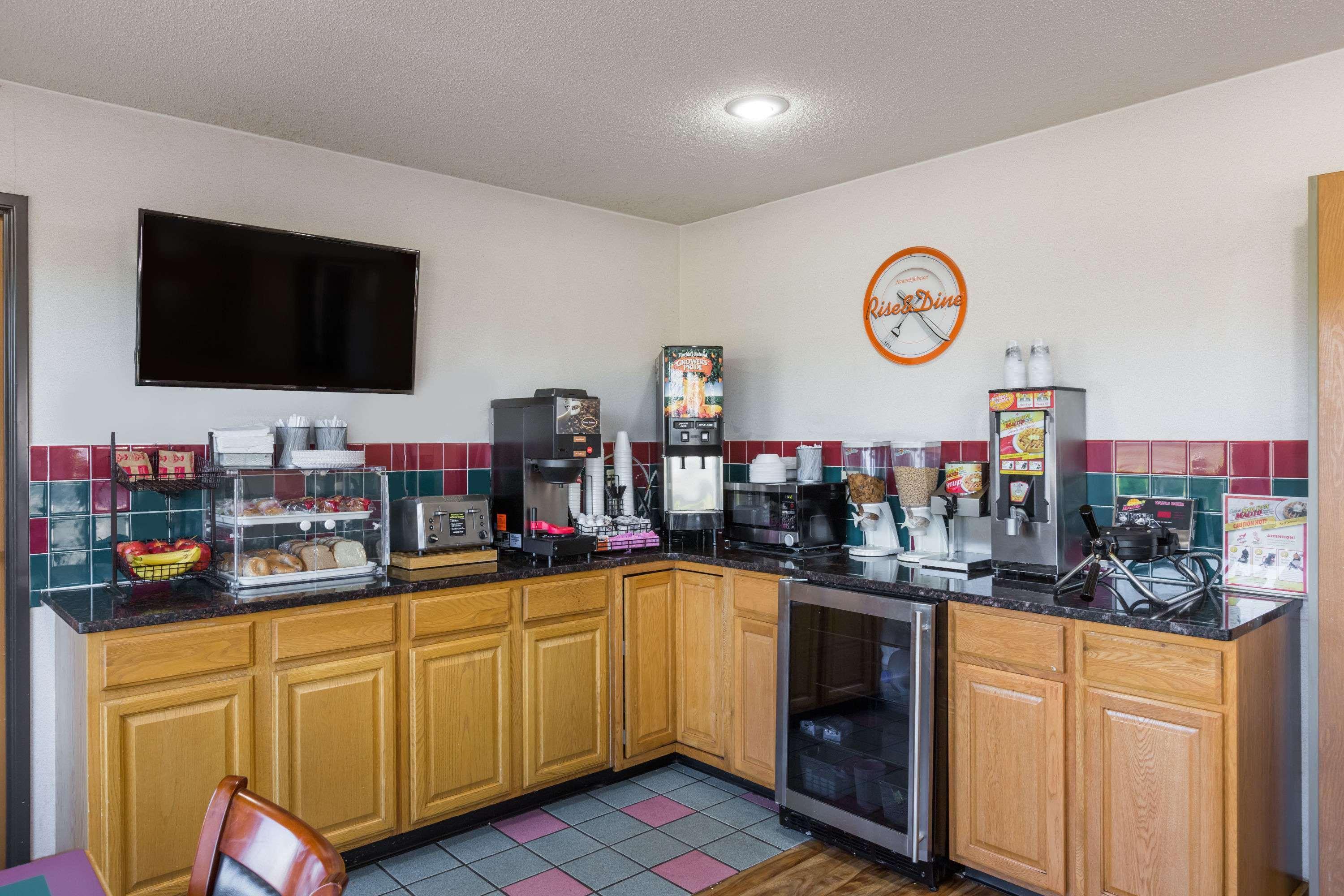 Howard Johnson By Wyndham Wichita Airport מראה חיצוני תמונה
