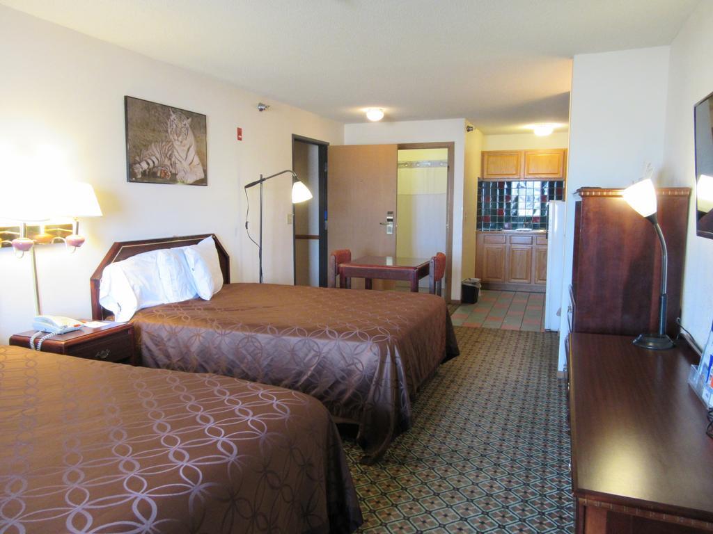 Howard Johnson By Wyndham Wichita Airport מראה חיצוני תמונה