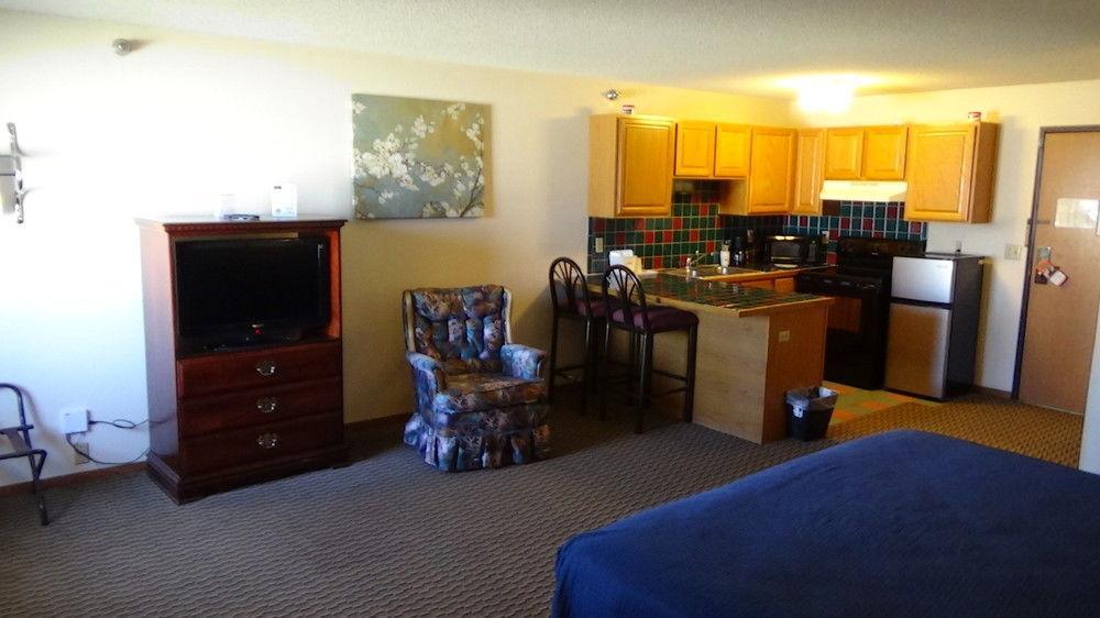 Howard Johnson By Wyndham Wichita Airport מראה חיצוני תמונה
