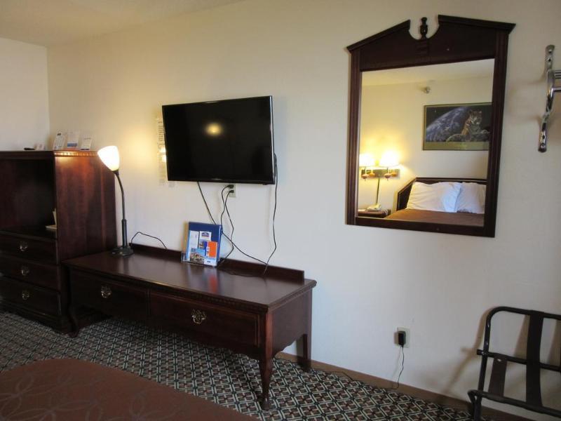 Howard Johnson By Wyndham Wichita Airport מראה חיצוני תמונה