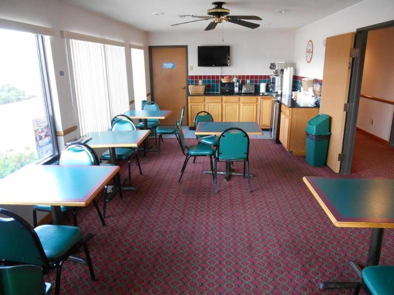 Howard Johnson By Wyndham Wichita Airport מראה חיצוני תמונה