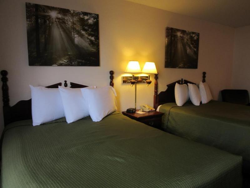 Howard Johnson By Wyndham Wichita Airport מראה חיצוני תמונה