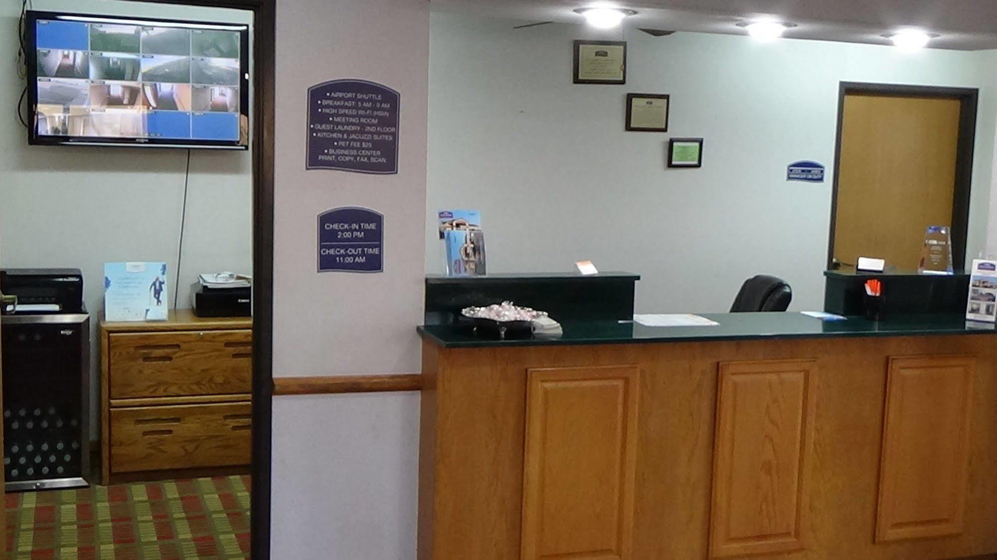 Howard Johnson By Wyndham Wichita Airport מראה חיצוני תמונה